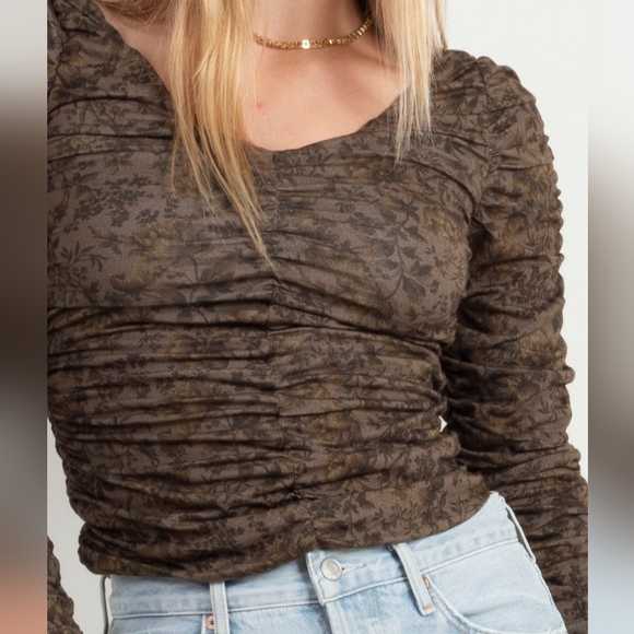 Third Form Ruched Top - Picture 3 of 8